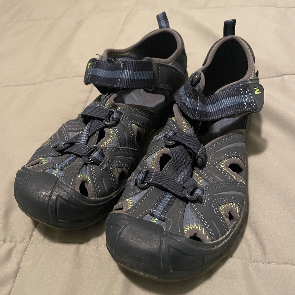 Merrell Boys Hydro Hiker Sandel Size 2 *EXCELLENT Used Condition*